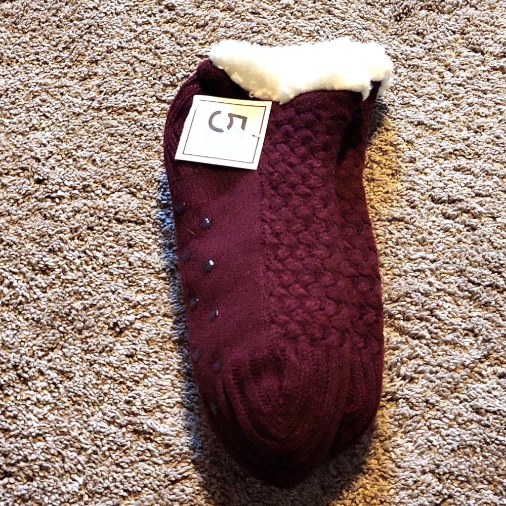 Womens fuzzy maroon socks